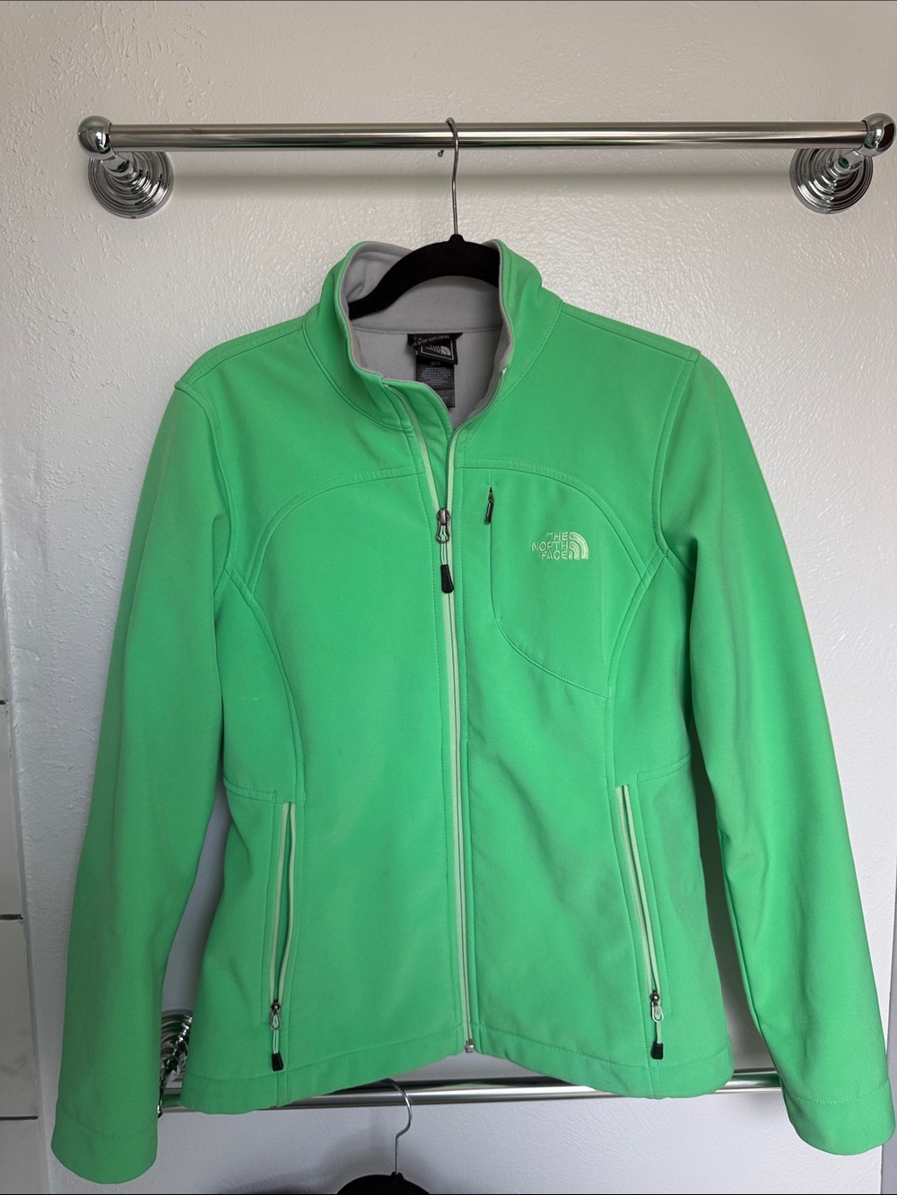 The North Face Women's Lime 🍋‍🟩 Green Full-Zip Jacket